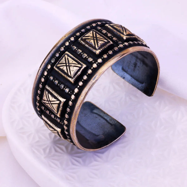 Bold Kada
