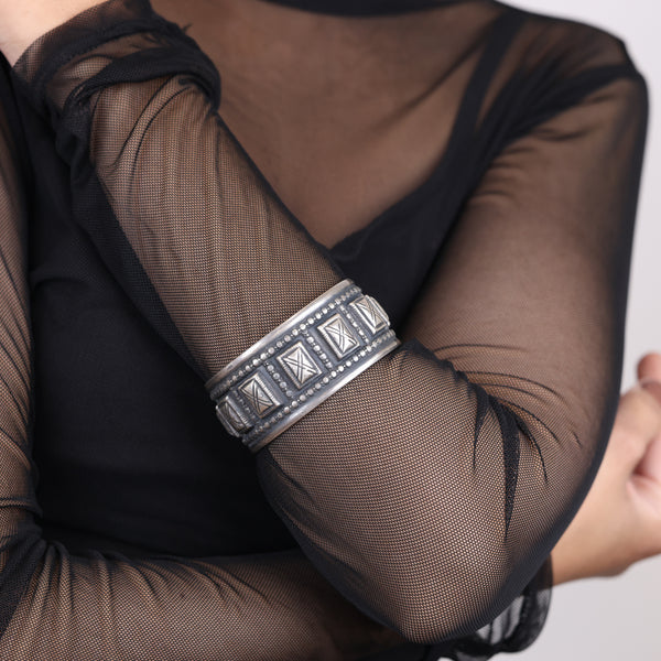 Bold Kada