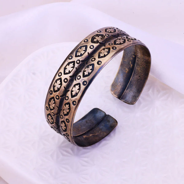 Intricate Curves