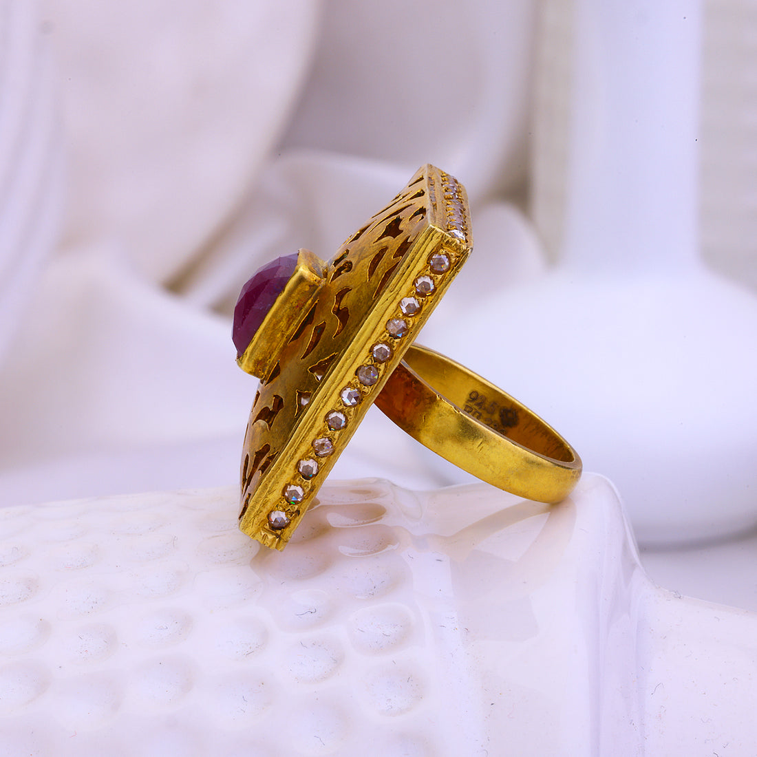 Gilded Box Ring