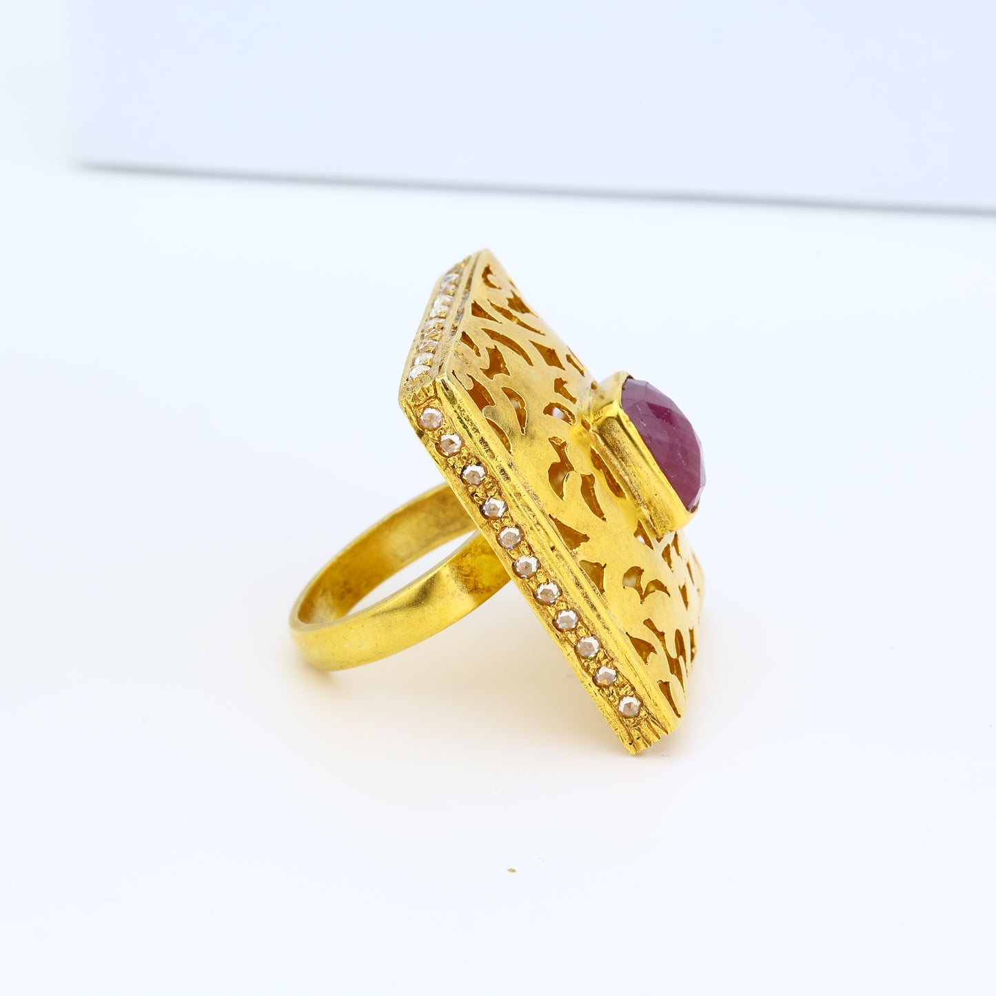 Gilded Box Ring