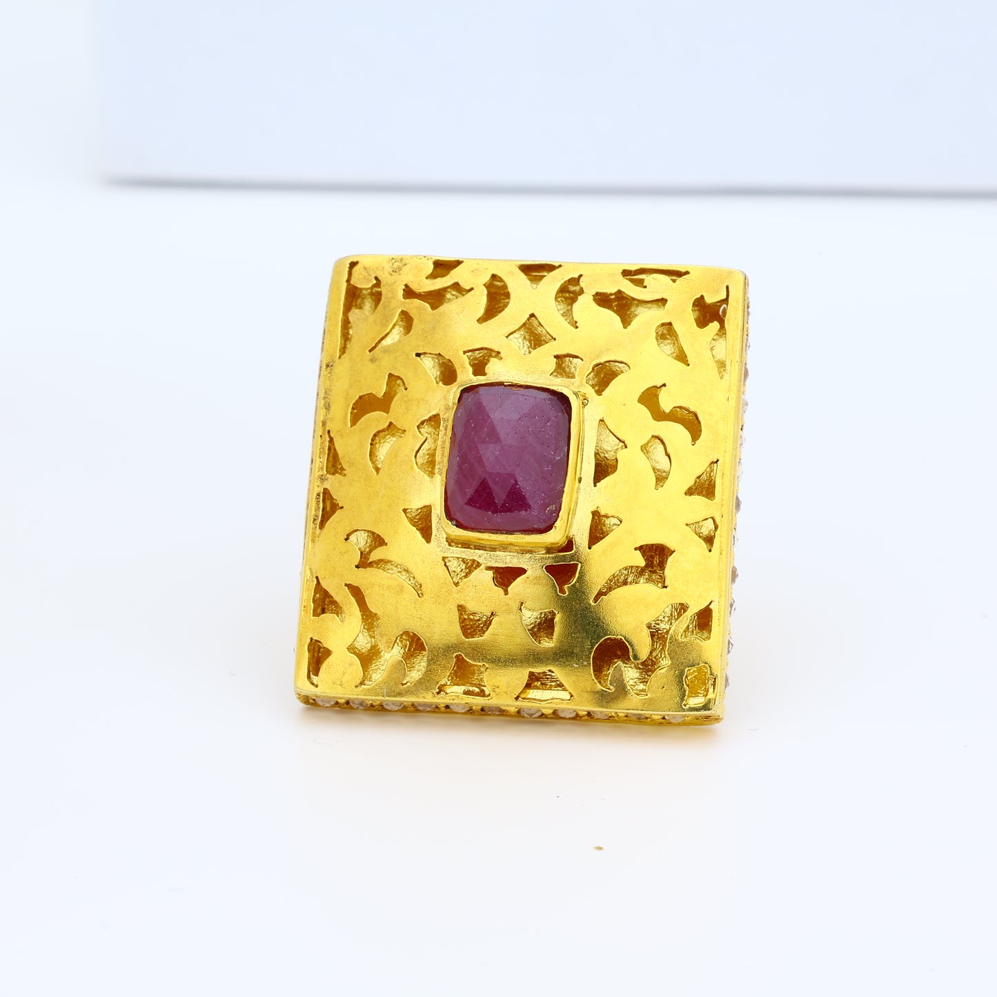 Gilded Box Ring