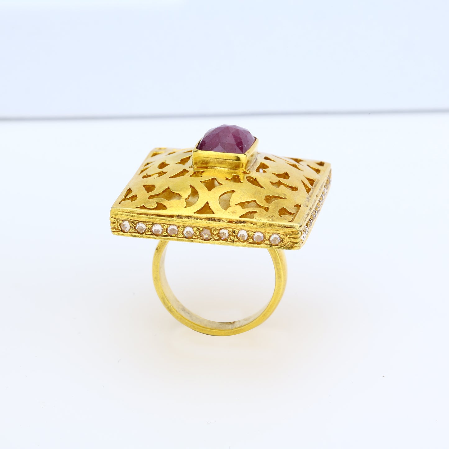 Gilded Box Ring